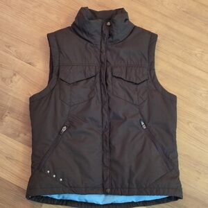 Columbia Brown Puffer Jacket With Blue Lining.